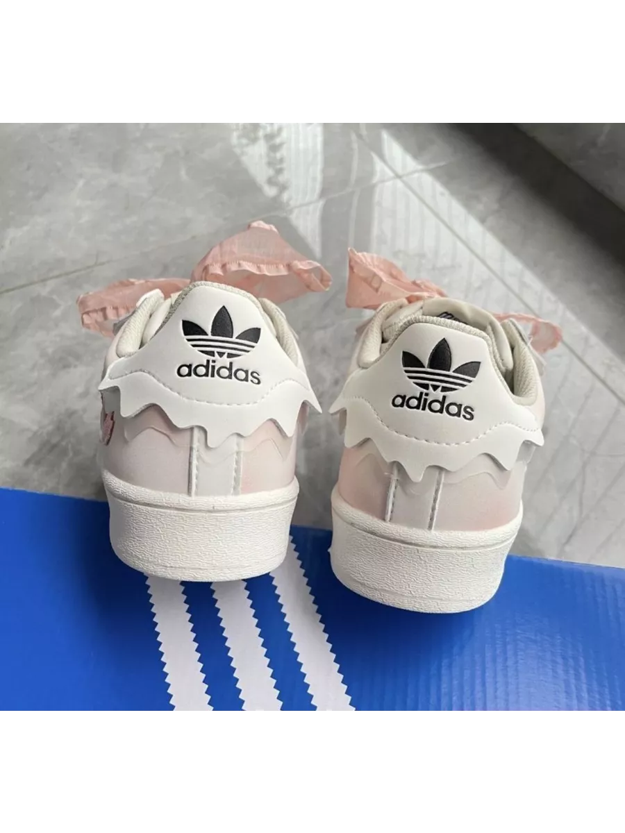 Flower adidas superstar best sale