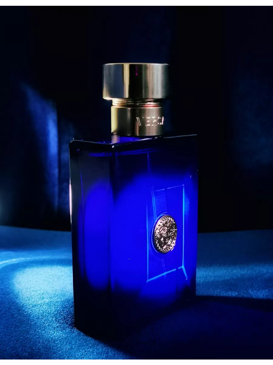 Versace pour homme dylan blue 100 мл. Versace dylan blue туалетная вода 100 мл. Versace blue men. Versace духи dylan purple. Versace blue men.