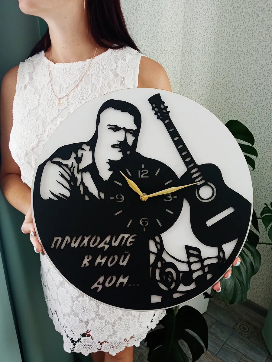 Большие настенные часы 40 см из МДФ с Михаилом Кругом