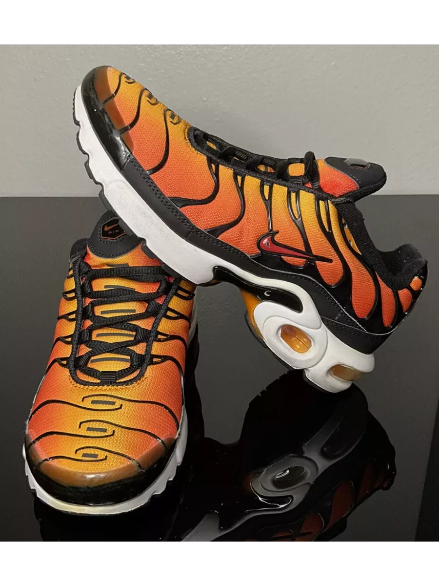 Nike air max plus men's orange best sale