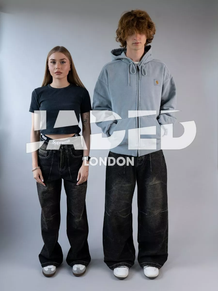 Сандра Руссо порно фильмдер Жалаңаш Марди Грас фестивалінің бейнесі