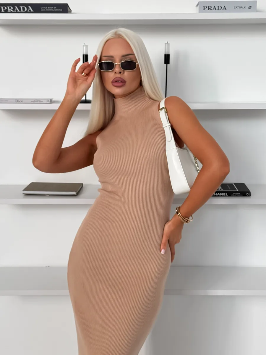 Платье лапша трикотажное длинное в рубчик