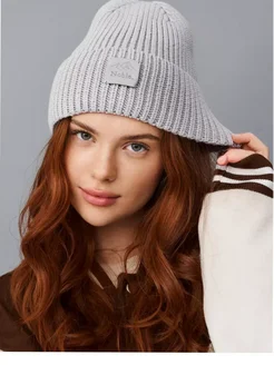 Шапка вязаная зимняя из вискозы с отворотом Noble knit 255700254 купить за 799 ₽ в интернет-магазине Wildberries