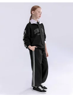 Чёрный свитшот oversize с вышивкой