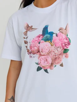 Футболка белая свободная с принтом