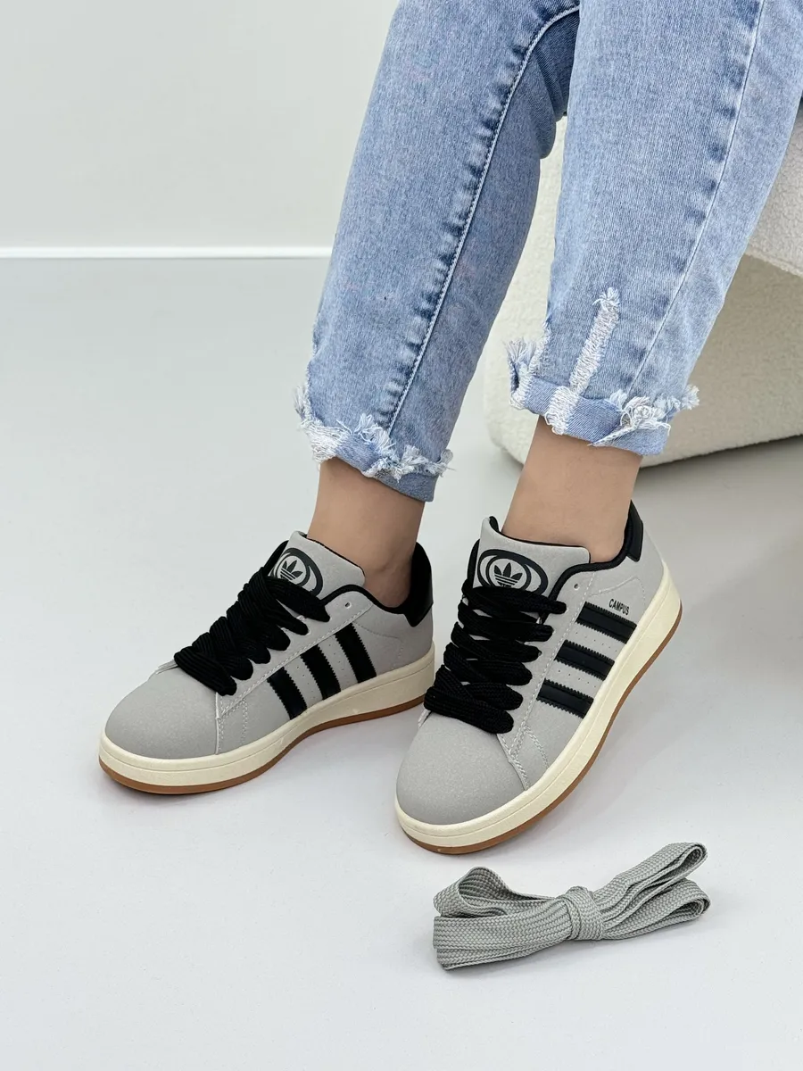 Кроссовки Adidas...