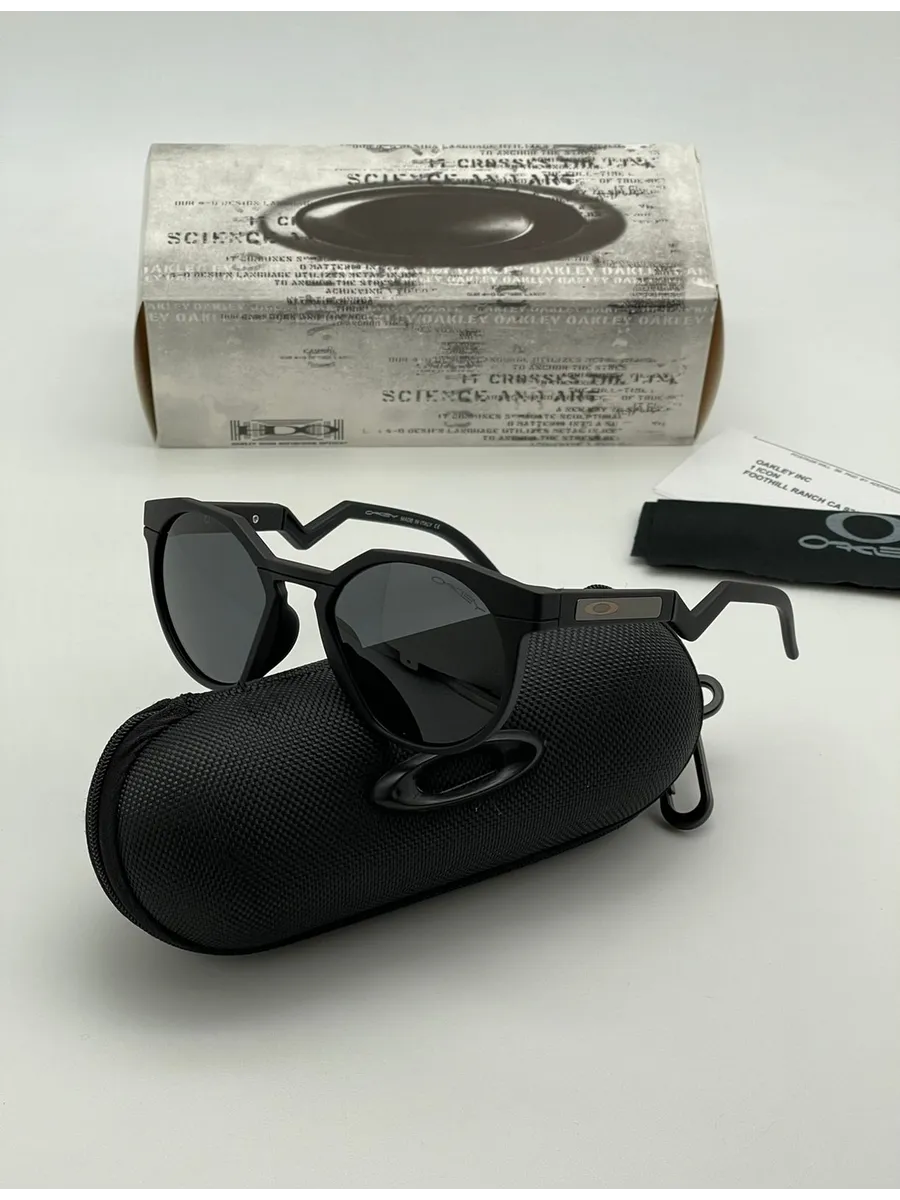 Очки солнцезащитные Oakley...