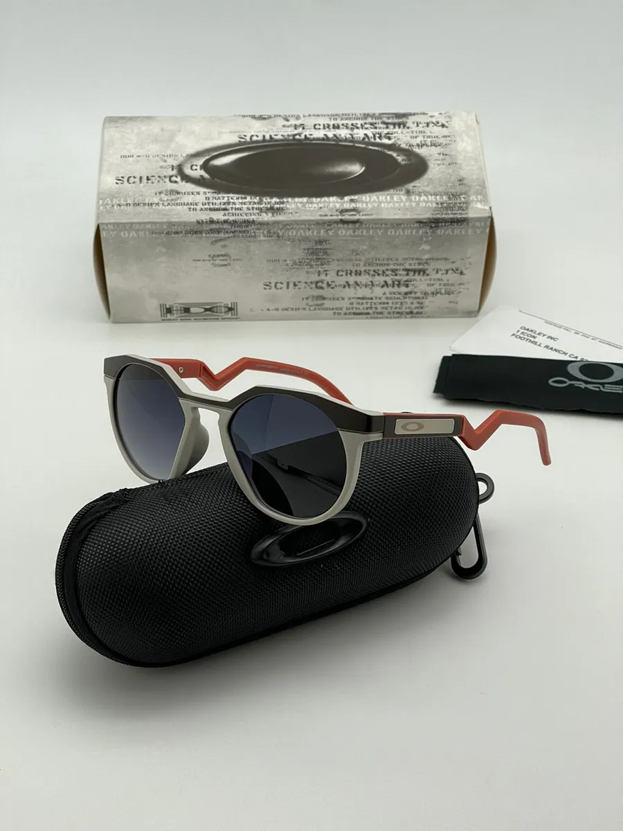 Очки солнцезащитные Oakley...